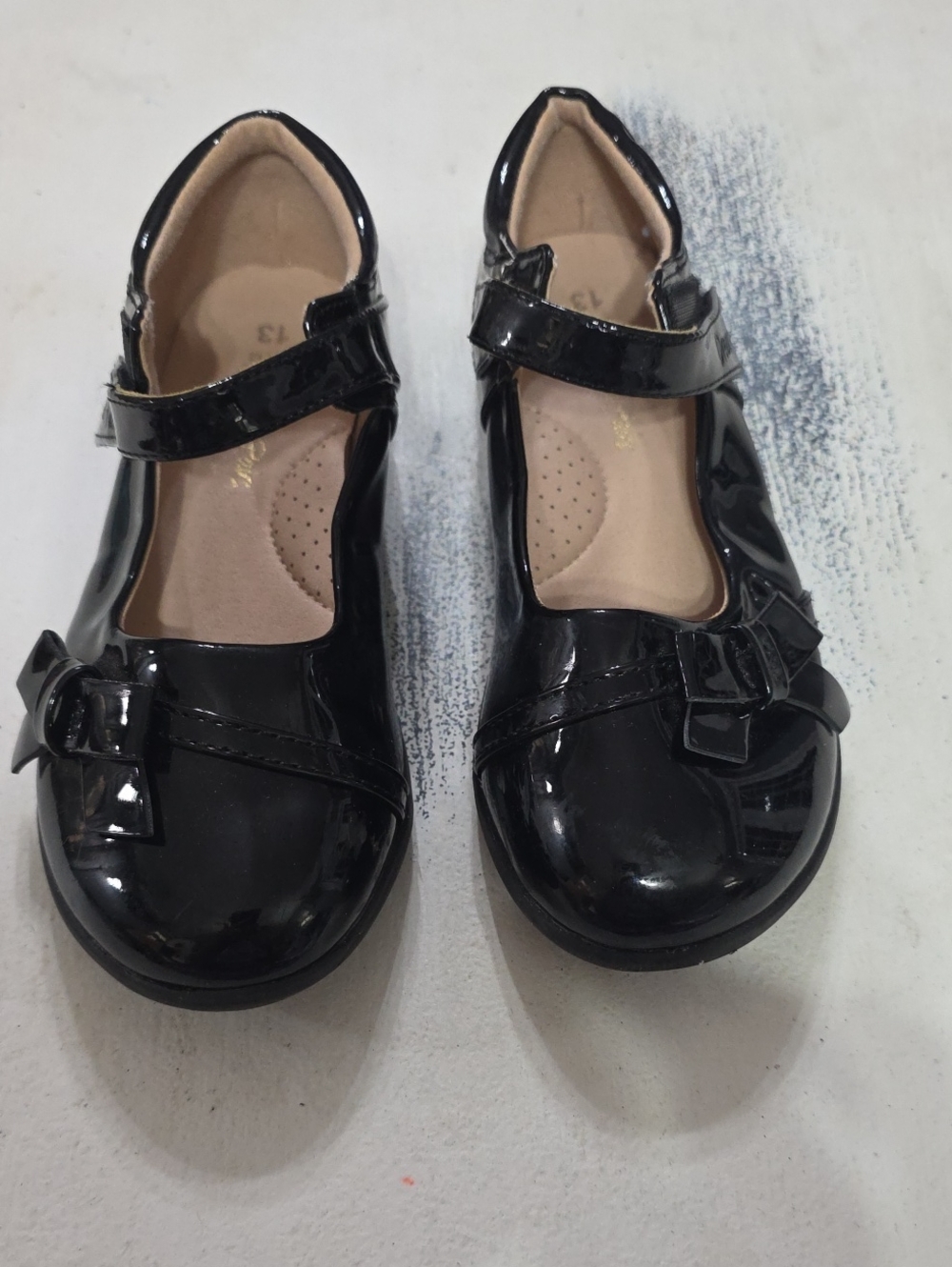 Dream Pairs Girls Glossy Black Dress Shoes Hook&Loop MINOR SCUFFING Sz 13 READ